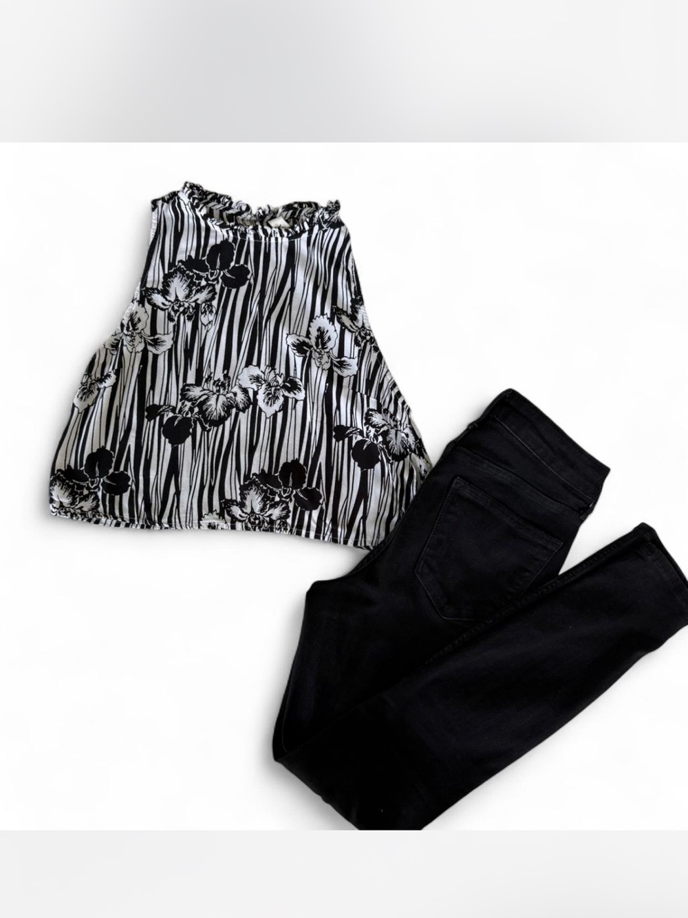 High-Neck Black & White Floral Crop Halter Top XS
